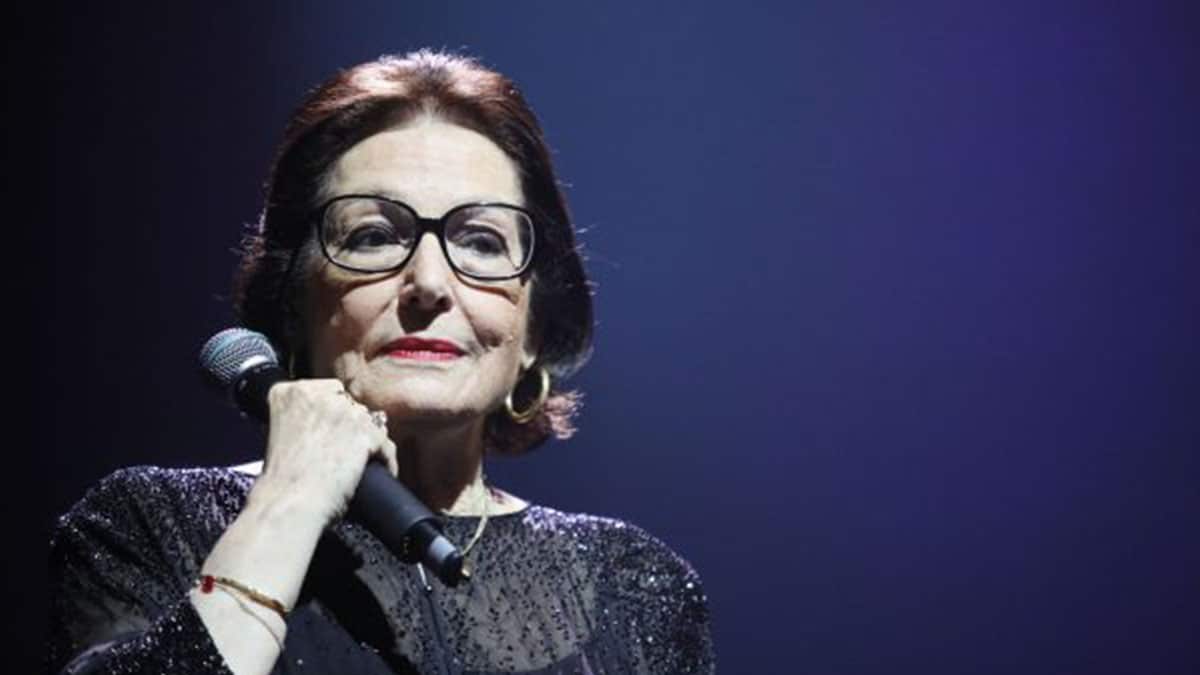 Nana Mouskouri