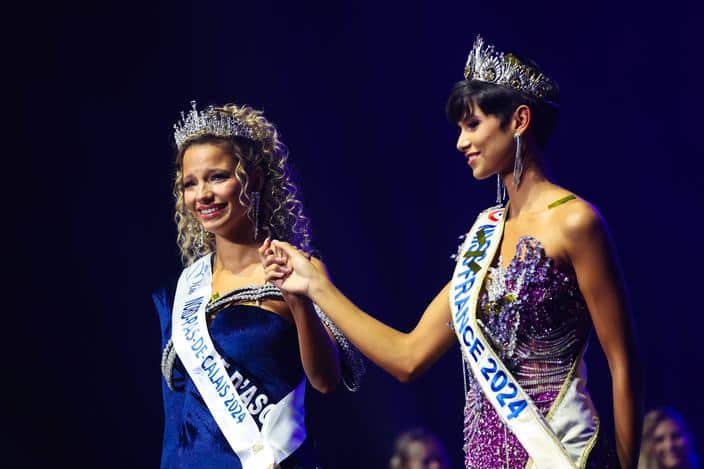 découvrez les faux pas de foucault et vartan lors de l'élection de miss france 2025. plongez dans les coulisses de cet événement marquant et revivez les moments mémorables qui ont fait le buzz.