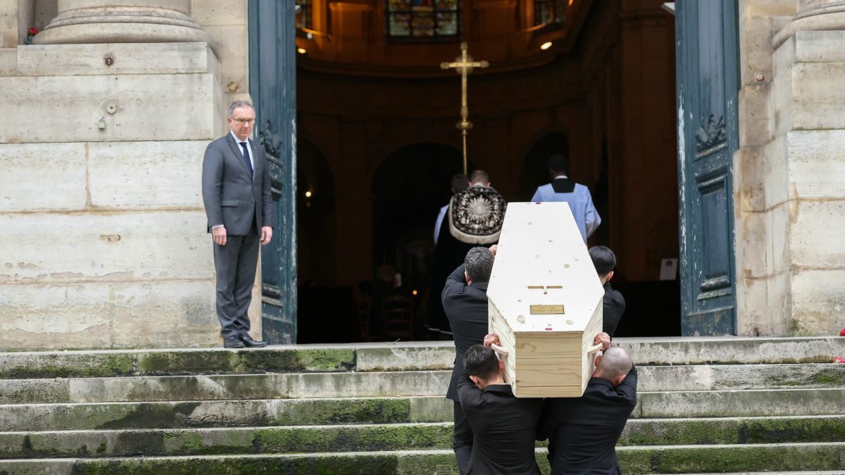 découvrez les détails des funérailles de catherine laborde, un hommage émouvant à une personnalité marquante de la télévision française. rejoignez-nous pour célébrer sa vie et son héritage.